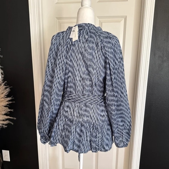 NWT Banana Republic BELTED TIERED BLOUSE Blue Print 
size XL - Picture 6 of 12